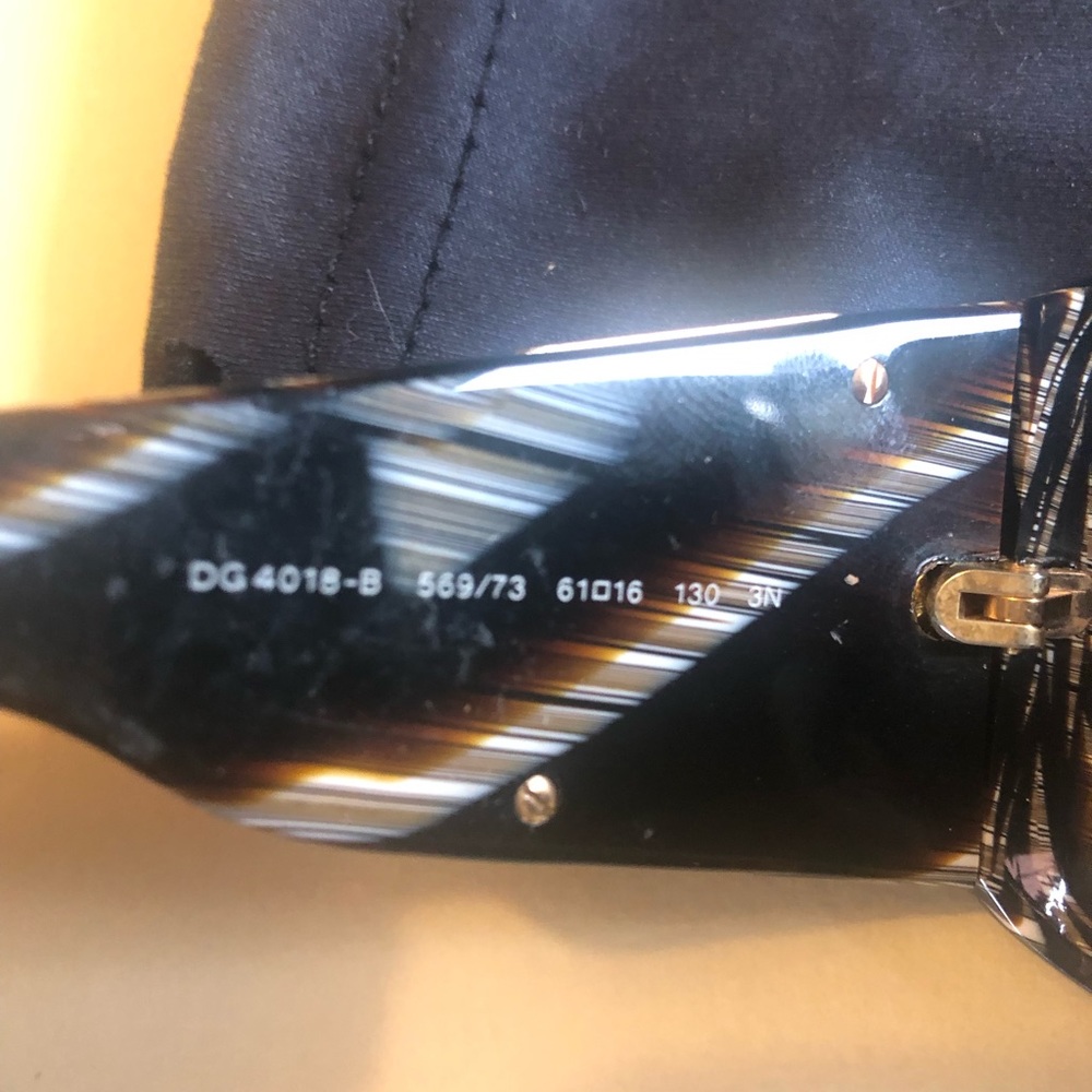 D & G Tortoise Shell Sunglasses With Case & Dust … - image 4